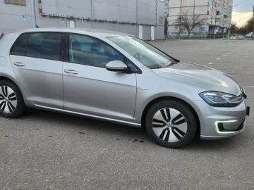 Авто Volkswagen E-Golf 2017 № 7591887
