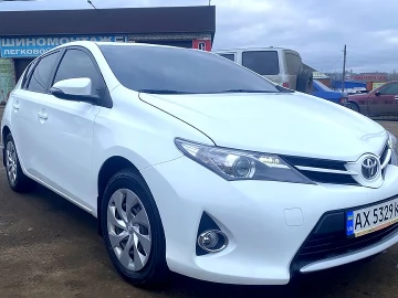 Авто Toyota Auris 2013 № 7127686