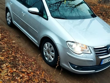 Авто Volkswagen Touran 2010 № 7300413