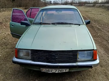 Авто Opel Record 1982 № 7337312