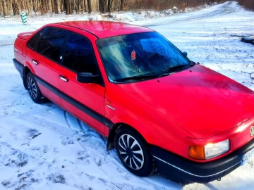 Авто Volkswagen Passat 1992 № 7337433