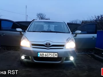 Авто Toyota Corollaverso 2005 № 7401037