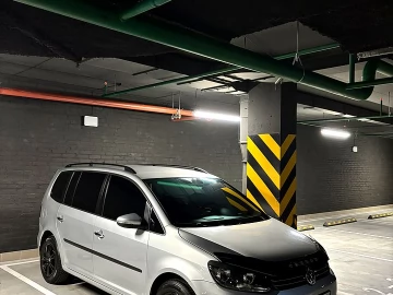 Авто Volkswagen Touran 2011 № 7436265