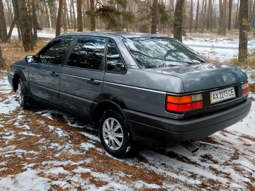 Авто Volkswagen Passat 1990 № 7439010