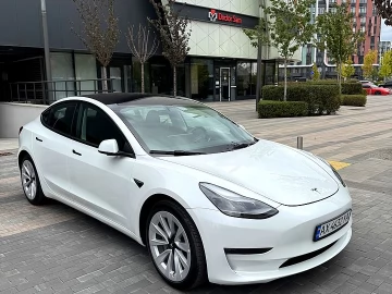 Авто Tesla Model-3 2023 № 7453286