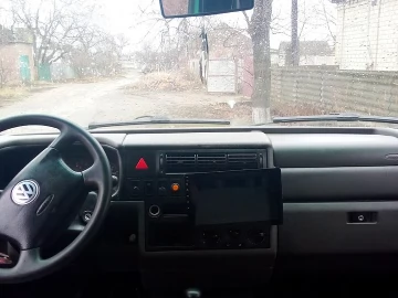 Авто Volkswagen Transporter 2000 № 7478344