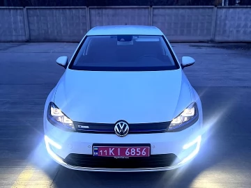 Авто Volkswagen E-Golf 2016 № 7487917