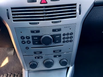 Авто Opel Astra 2010 № 7492194