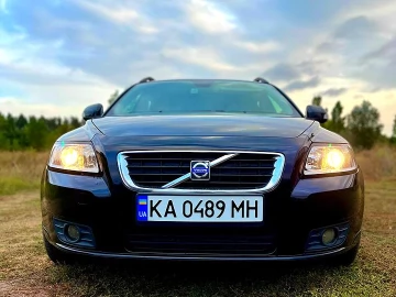 Авто Volvo V50 2010 № 7502812
