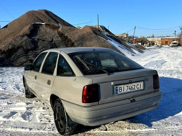 Авто Opel Vectra 1989 № 7515579