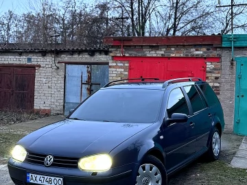 Авто Volkswagen Golf 2000 № 7518106