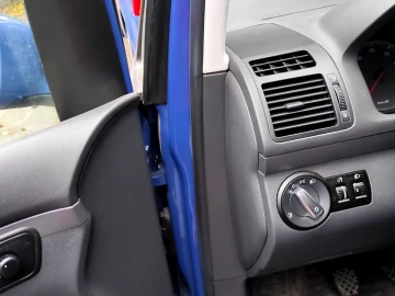 Авто Volkswagen Touran 2005 № 7526405