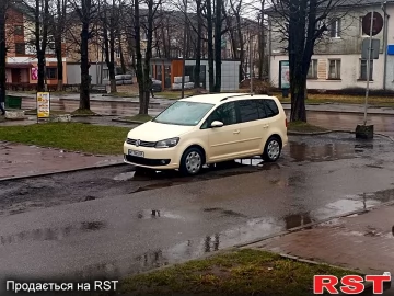 Авто Volkswagen Touran 2013 № 7528036