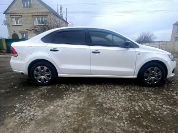 Авто Volkswagen Polo 2013 № 7529032