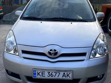 Авто Toyota Corollaverso 2004 № 7568039