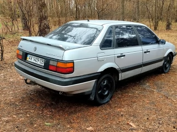 Авто Volkswagen Passat 1990 № 7570016