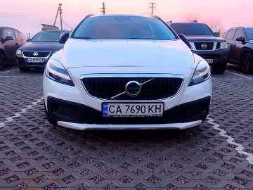 Авто Volvo V40 2019 № 7638619