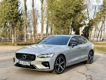 Авто Volvo S60 2024 № 7516015