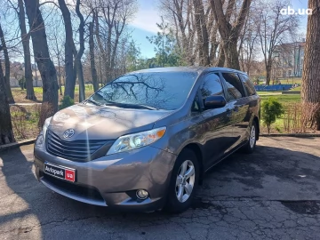 Авто Toyota Sienna 2011 № 7577691