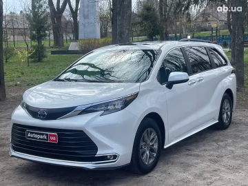Авто Toyota Sienna 2023 № 7596598