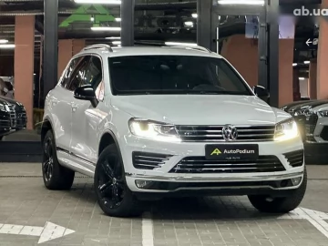Авто Volkswagen Touareg 2017 № 7616108