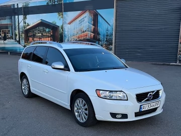 Авто Volvo V50 2011 № 7624103
