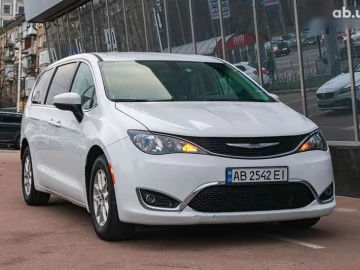 Авто Chrysler Pacifica 2017 № 7664171
