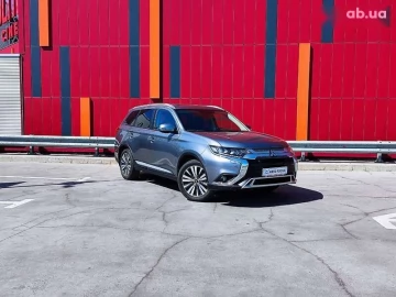 Авто Mitsubishi Outlander 2021 № 7666952