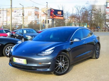Авто Tesla Model 3 2018 № 7668526