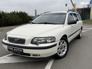 Авто Volvo V70 2002 № 7695838