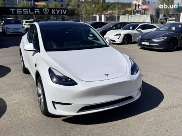 Авто Tesla Model Y 2024 № 7733104