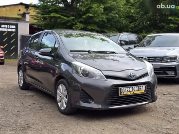 Авто Toyota Yaris 2013 № 7735077