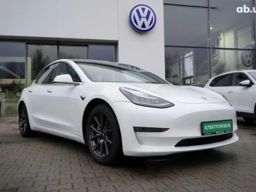 Авто Tesla Model 3 2018 № 7793352