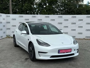 Авто Tesla Model 3 2023 № 7793369