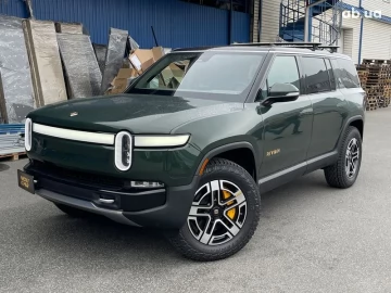 Авто Rivian R1S 2023 № 7823564