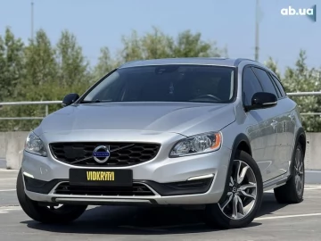 Авто Volvo V60 2018 № 7827904