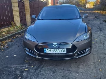 Авто Tesla Model S 2015 № 6772637