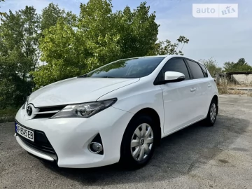 Авто Toyota Auris 2014 № 6806093