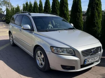 Авто Volvo V50 2010 № 6811016