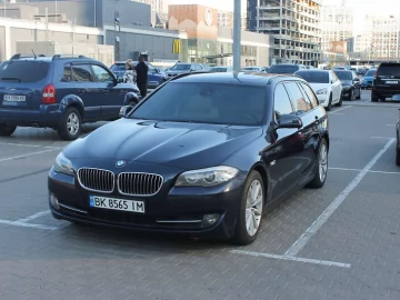 Авто BMW 5 Series 2010 № 6825131