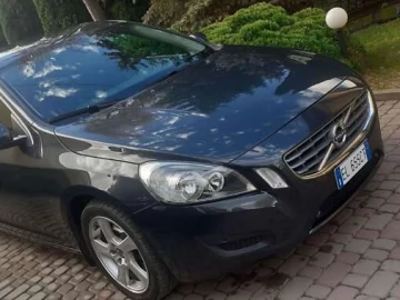 Авто Volvo V60 2012 № 7107273