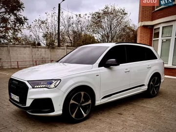 Авто Audi Q7 2021 № 7108383