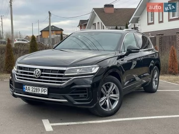 Авто Volkswagen Touareg 2018 № 7124802