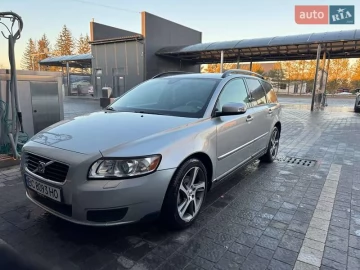 Авто Volvo V50 2008 № 7125112