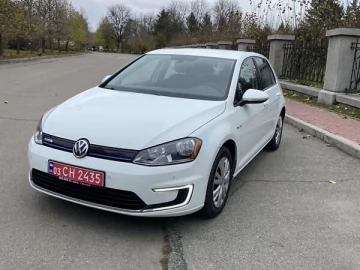 Авто Volkswagen E-Golf 2015 № 7126675