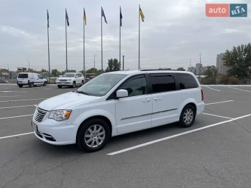 Авто Chrysler Town Country 2015 № 7128237