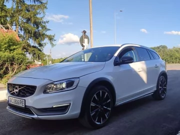 Авто Volvo V60 Cross Country 2016 № 7128410