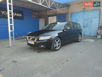 Авто Volvo V50 2011 № 7129052