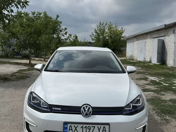 Авто Volkswagen E-Golf 2014 № 7129085