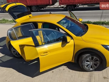 Авто Peugeot E-208 2020 № 7129394